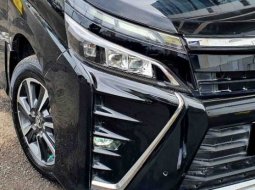 Toyota Voxy 2.0 2019  3