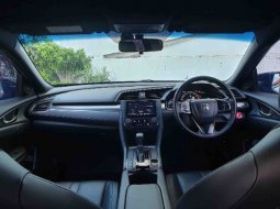 Honda Civic 1.5 TC E CVT HB AT 2018 Hitam Mutiara 4