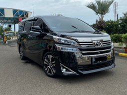 Toyota Vellfire 2.5 G A/T 2018 Black on Black Low km 50Rban Like New  6