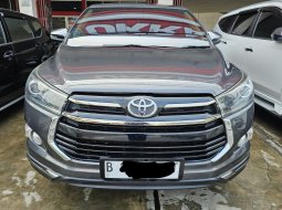 Toyota Innova Venturer 2.4 Diesel AT ( Matic ) 2017 / 2018 Abu² Tua Km 69rban  Siap Pakai
