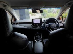 Toyota Corolla Altis 1.8 HYBRID TNGA AT Red on Black NIK 2019 16