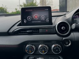 Jual mobil Mazda MX-5 Miata Roadster 2018 Like New Low KM 4Rb Record Mazda   14