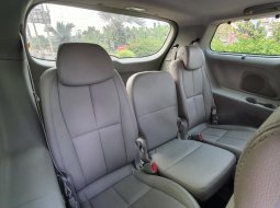 Kia Grand Sedona 2.2 CRDI Diesel Sunroof AT Facelift Putih 2018 4