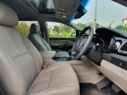 Kia Grand Sedona 2.2 CRDI Diesel Sunroof AT Facelift Putih 2018 9