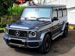 Mercedes Benz Jeep G63 AMG AT 2023 Indium Grey On Red 2