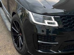 Range Rover 3.0L Vogue SWB Bensin AT 2017 Hitam Metalik 4