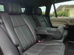 Range Rover 3.0L Vogue SWB Bensin AT 2017 Hitam Metalik 6