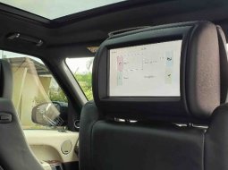 Range Rover 3.0L Vogue SWB Bensin AT 2017 Hitam Metalik 17