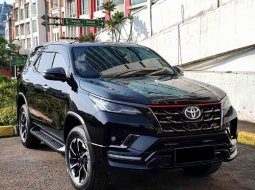 Toyota Fortuner 2.4 VRZ TRD S 4x2 Diesel Facelift AT 2020 Hitam Metalik