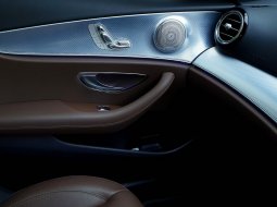 miles11rb!Mercedes Benz E300 Avantgarde Sportstyle (W213) CKD Facelift AT 2019 Hitam Metalik 14