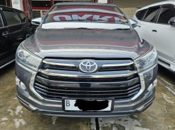 Toyota Inova Venturer 2.4 Diesel AT ( Matic ) 2017 / 2018 Abu² Tua Km 69rban Siap Pakai