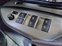 Toyota Kijang Innova 2.4V 2016 Silver AT 9