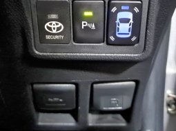 Toyota Kijang Innova 2.4V 2016 Silver AT 10