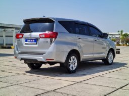 Toyota Kijang Innova 2.4V 2016 Silver AT 18