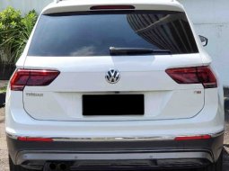 Volkswagen Tiguan 1.4 TSI 5 Seater CBU AT 2017 White On Black 5