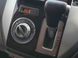 Daihatsu Luxio X AT AC Double Putih 2022 7