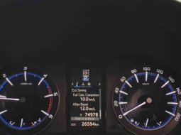 Toyota Kijang Innova 2.4 Venturer Facelift Diesel AT 2022 Hitam Metalik 8