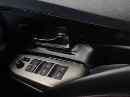 Toyota Kijang Innova 2.4 Venturer Facelift Diesel AT 2022 Hitam Metalik 12