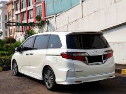 Honda Odyssey 2.4 E Prestige White Orchid Pearl Facelift Sunroof 3
