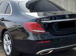 Mercedes Benz E250 Avantgarde (W213) Facelift AT 2017 Black On Brown 5