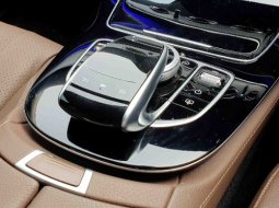 Mercedes Benz E250 Avantgarde (W213) Facelift AT 2017 Black On Brown 8