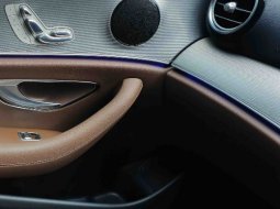 Mercedes Benz E250 Avantgarde (W213) Facelift AT 2017 Black On Brown 12