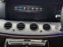 Mercedes Benz E250 Avantgarde (W213) Facelift AT 2017 Black On Brown 13