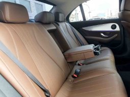 Mercedes Benz E250 Avantgarde (W213) Facelift AT 2017 Black On Brown 16