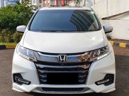 Honda Odyssey 2.4 E Prestige White Orchid Pearl Facelift Sunroof Like New Low Km  16