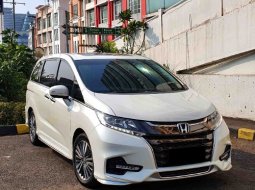 Honda Odyssey 2.4 E Prestige White Orchid Pearl Facelift Sunroof Like New Low Km  23