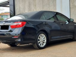 Toyota Camry V 2013 Hitam 4