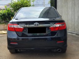 Toyota Camry V 2013 Hitam 5