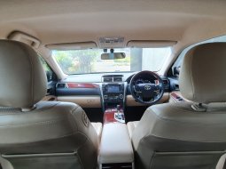 Toyota Camry V 2013 Hitam 11