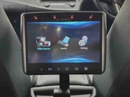 Toyota Kijang Innova Venturer 2.0 Bensin AT Silver 2019 8