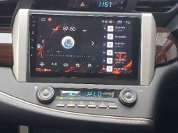 Toyota Kijang Innova Venturer 2.0 Bensin AT Silver 2019 11