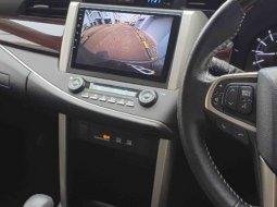 Toyota Kijang Innova Venturer 2.0 Bensin AT Silver 2019 13