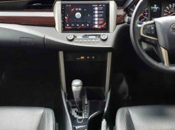 Toyota Kijang Innova Venturer 2.0 Bensin AT Silver 2019 14