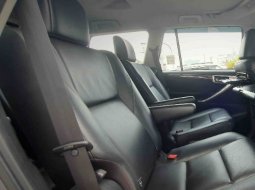 Toyota Kijang Innova Venturer 2.0 Bensin AT Silver 2019 16