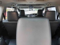 Toyota Kijang Innova Venturer 2.0 Bensin AT Silver 2019 18