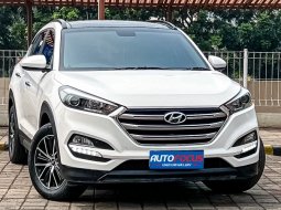 Hyundai Tucson 2.0 CRDi XG AT Diesel Sunroof Panoramic Putih NIK 2017 2