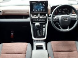 Km6rb Toyota Kijang Innova zenix V 2023 matic hitam bensin pajak panjang cash kredit bisa dibantu 10