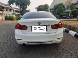 BMW 320i F30 SPORT MATIC 2014 2