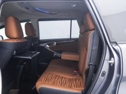 Toyota Kijang Innova V A/T Diesel 2018 11
