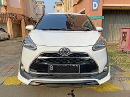 Toyota Sienta Q CVT 2017 dp 9jt pke motor bs tkr tambah 2