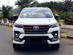 Toyota Fortuner 2.4 TRD AT 2021 putih dp87jt km28ribuan facelift diesel cash kredit proses bisa 2