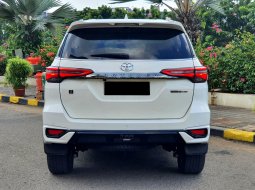 Toyota Fortuner 2.4 TRD AT 2021 putih dp87jt km28ribuan facelift diesel cash kredit proses bisa 6