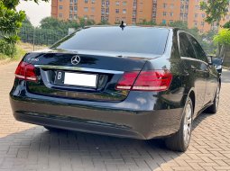 Mercedes-Benz E-Class E 200 4