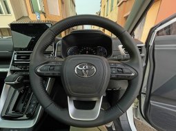Toyota Kijang Innova Zenix Hybrid 2023 vin modellista dp 0 bs tkr tambah 7