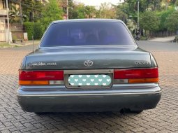 Toyota Crown Super Saloon 5