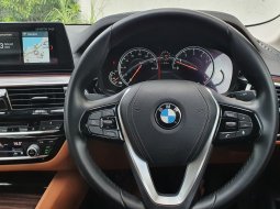 BMW 5 Series 520i 2018 luxury hitam 11 rban mls cash kredit proses bisa dibantu 16
